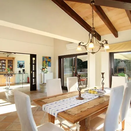 Villa Magnificent Modern With Sauna By Renthousing Pollenca
