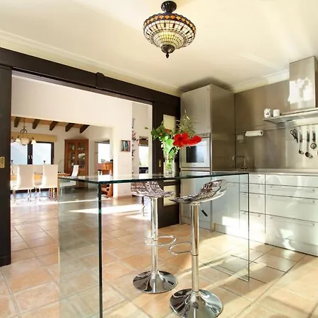 Villa Magnificent Modern With Sauna By Renthousing